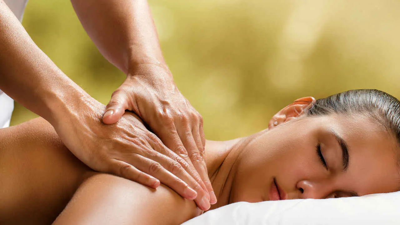 close-up-therapist-doing-acupuncture